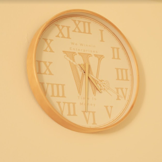 Winnin Clock ™ Home Decor Timepiece